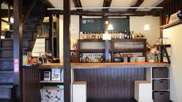 ロビーラウンジ / 3