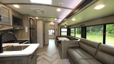 リビング エリア / 10