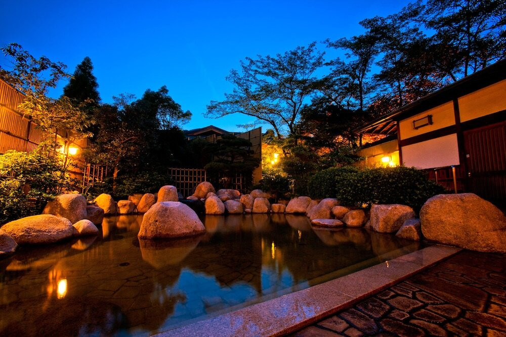 8.エリア随一の湯量！濃度100％の源泉で現代版湯治「グリーンホテル」3846236