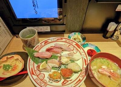 北陸金沢回転寿司 のとめぐり