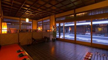 内部エントランス / 2