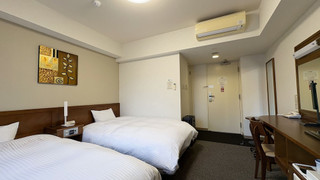 ツインルームシングルサイズベッド 2 台喫煙可