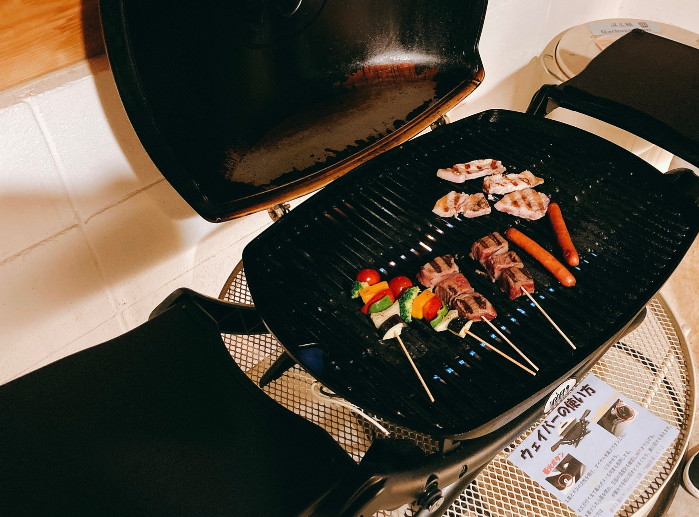 こだわりの食材が並ぶバーベキュー2462744