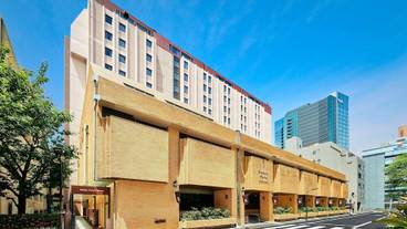 ホテル外観昼 / 1