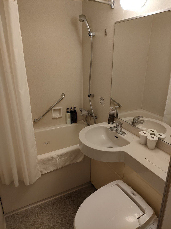 バスタブは大浴場を利用したため使わず。