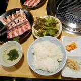 焼肉 肉の街（ヤキニクニクノマチ）