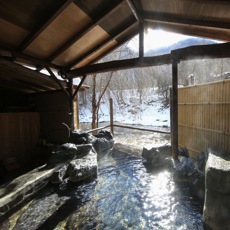 Yukimi's private open-air bath