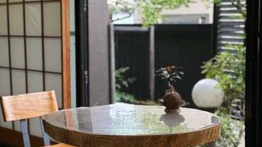 ロビーラウンジ / 11