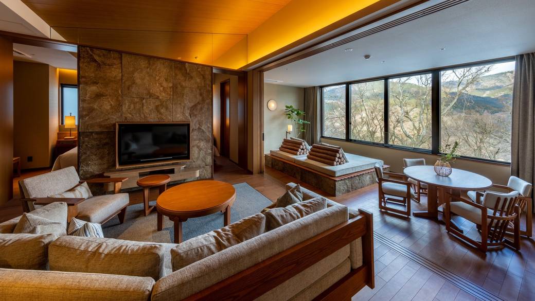 夫婦の特別な記念日に
箱根で過ごす贅沢な旅 / 1