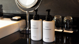 クラシック ルーム ダブルベッド 2 台 (Slope View)