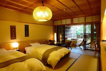 2.天然木の優しい空間でリラックス「飛騨亭 花扇」4259085