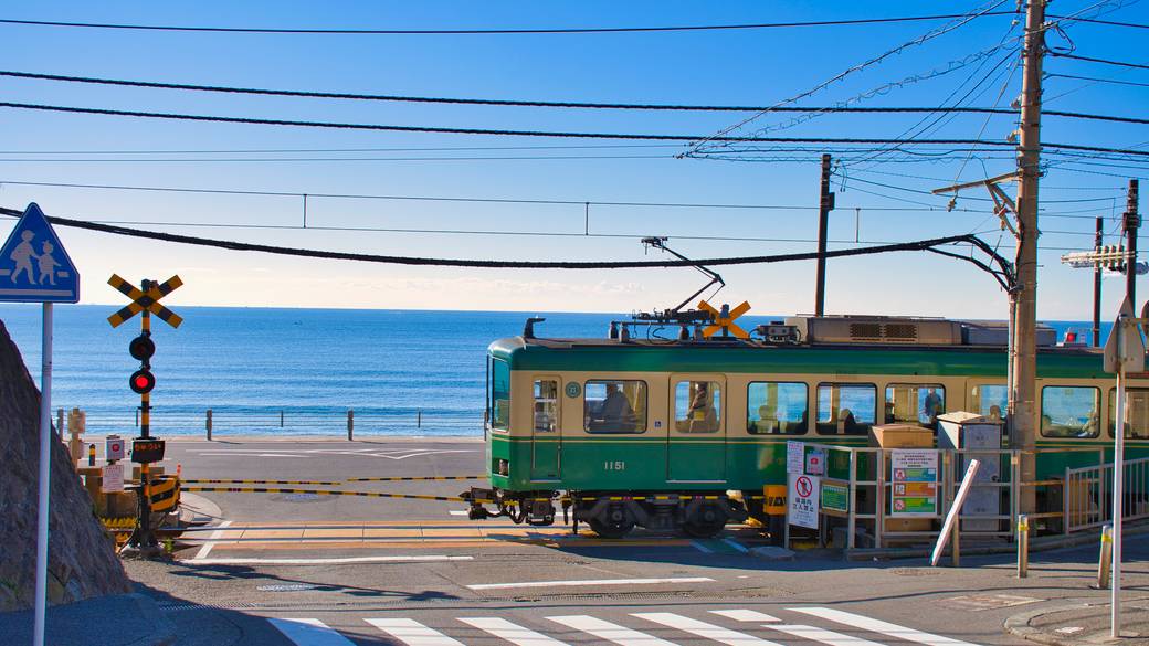 江ノ電は景色も爽やか / 2