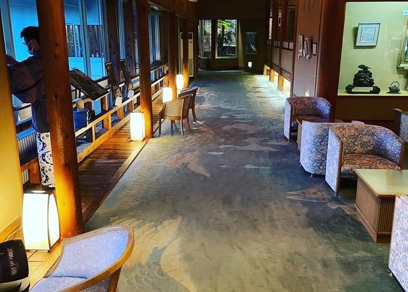 懐かしい雰囲気
宿の歴史を感じる玄関 / 2