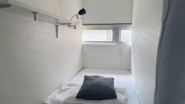 客室 / 10