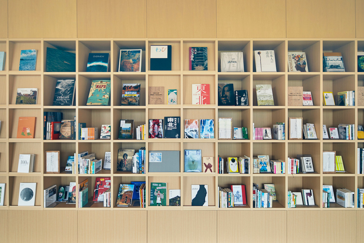 共用棟ライブラリーの本