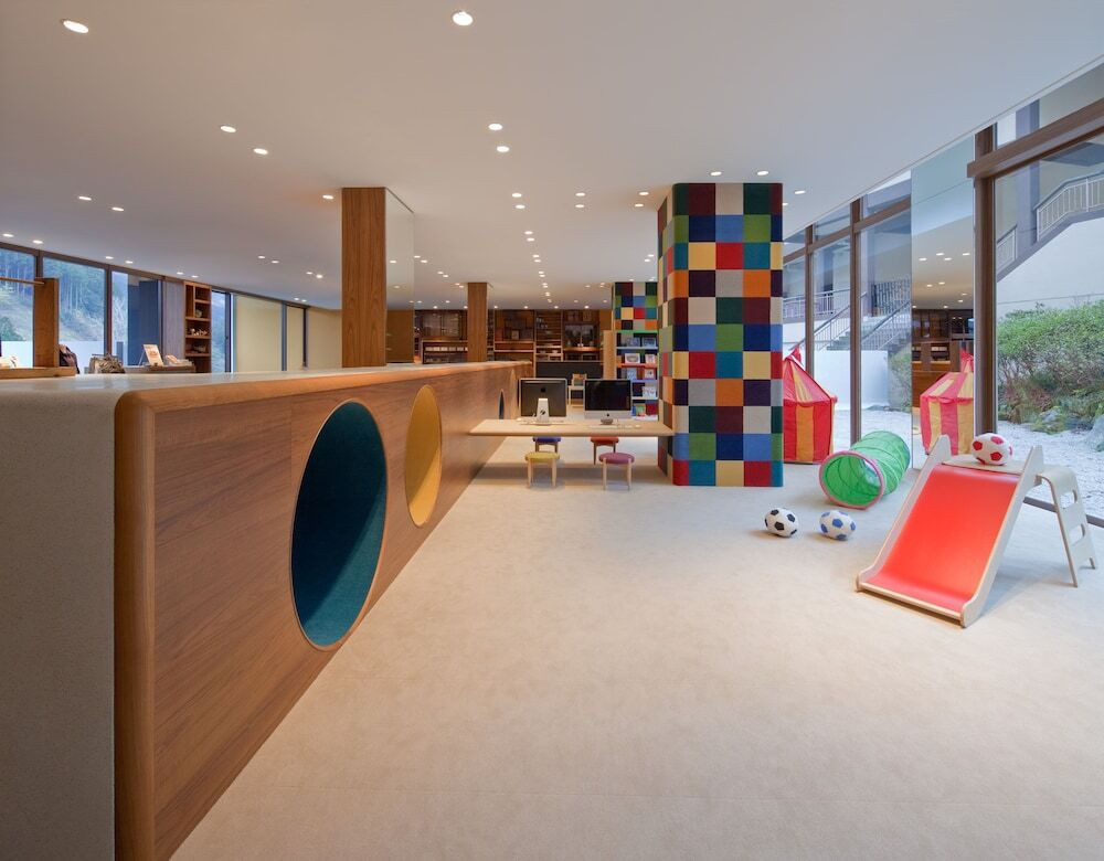 子供用の遊び場 - 屋内