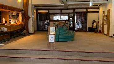 内部エントランス / 2