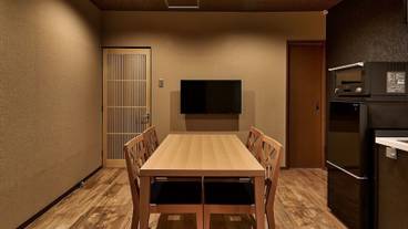 客室内のダイニングエリア / 4