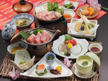 岐阜城の直下、金華山の美しい緑に囲まれたお宿3518264