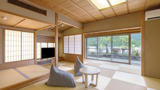 [禁煙] スイート和洋室ツイン12畳+8畳