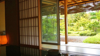 露天風呂付離れ客室 [和室] [喫煙可] [禁煙] [ガーデンビュー]