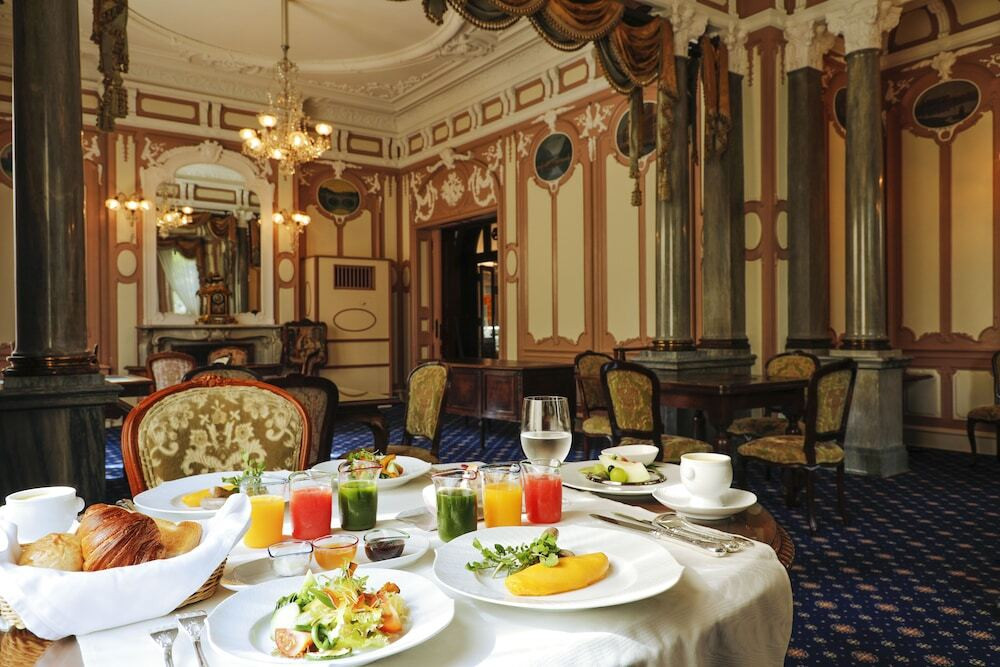 100余年の歴史を持つ大人の社交場。貴族気分に浸るステイ3980516