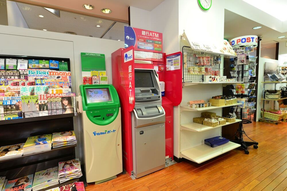 敷地内の ATM
