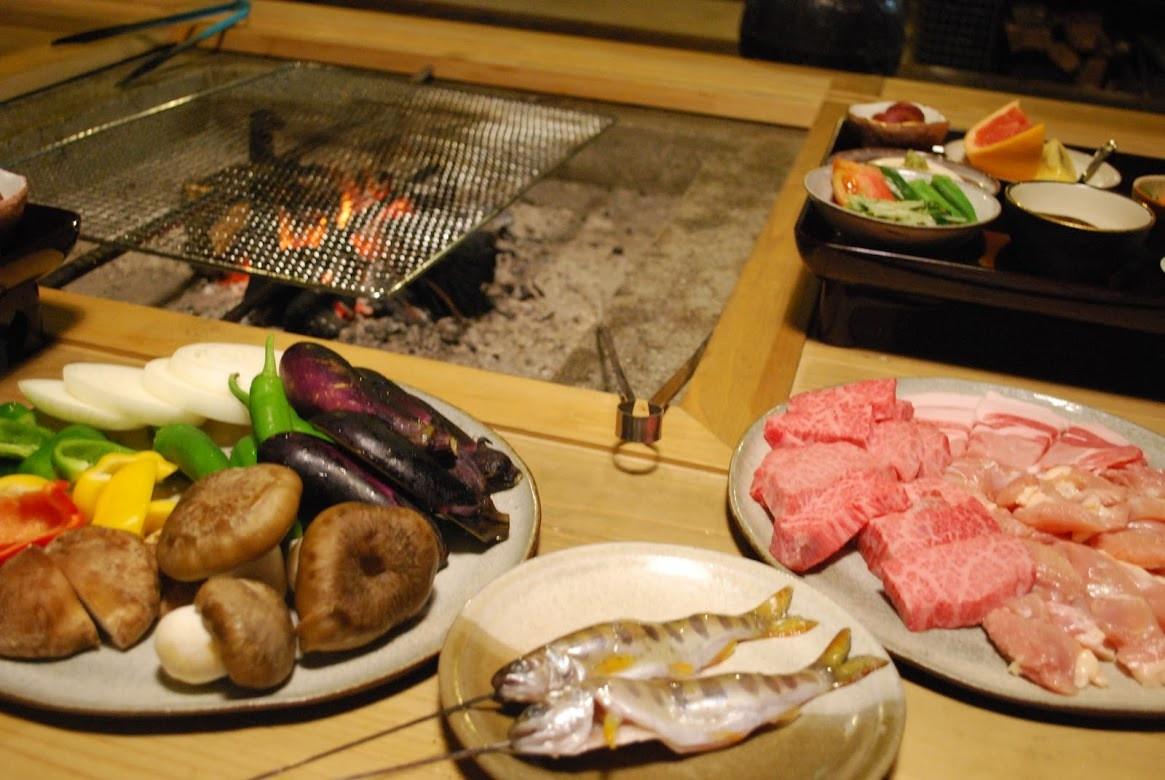 自分たちで割った薪で五右衛門風呂を焚いてみるのも◎3959271