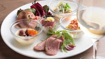食事・飲み物 / 11