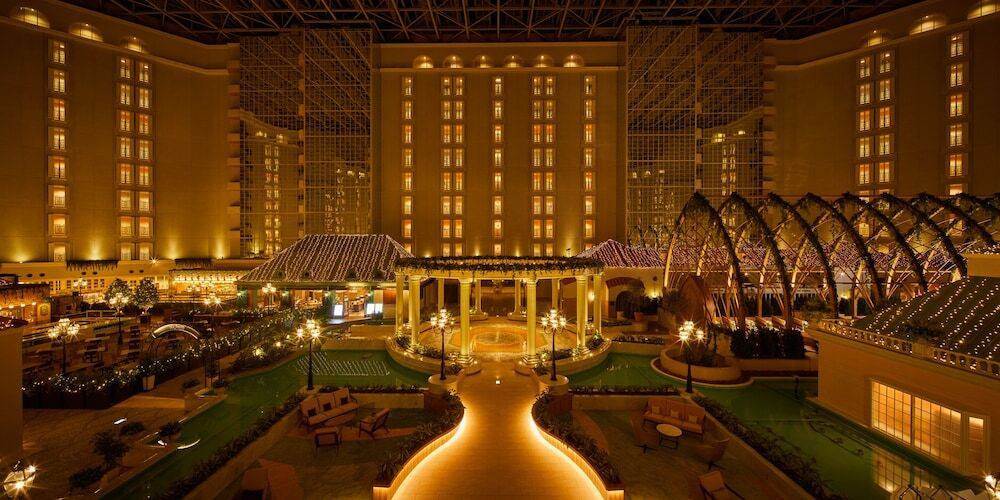 アトリウムロビー(夜)