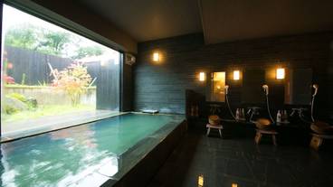 屋内スパ浴槽 / 1