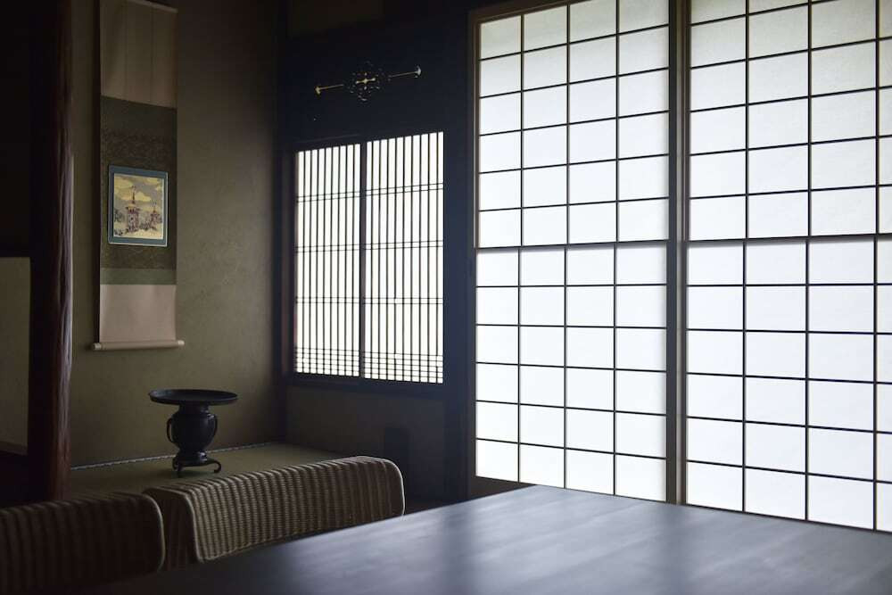 客室内のダイニングエリア