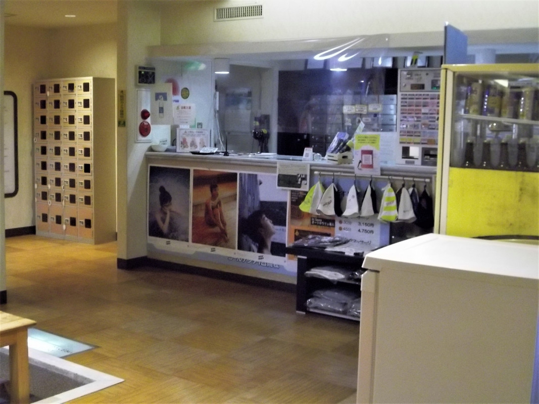 ５階のフロントは昭和っぽい？