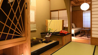 デラックス ルーム ベッド (複数台) 専用バスルーム (8-10 Tatami Mats)