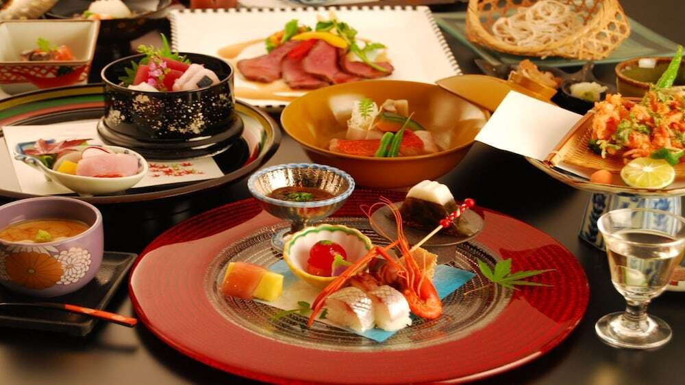 時代を超えた建築が楽しめる宿「湯回廊 菊屋」3693914