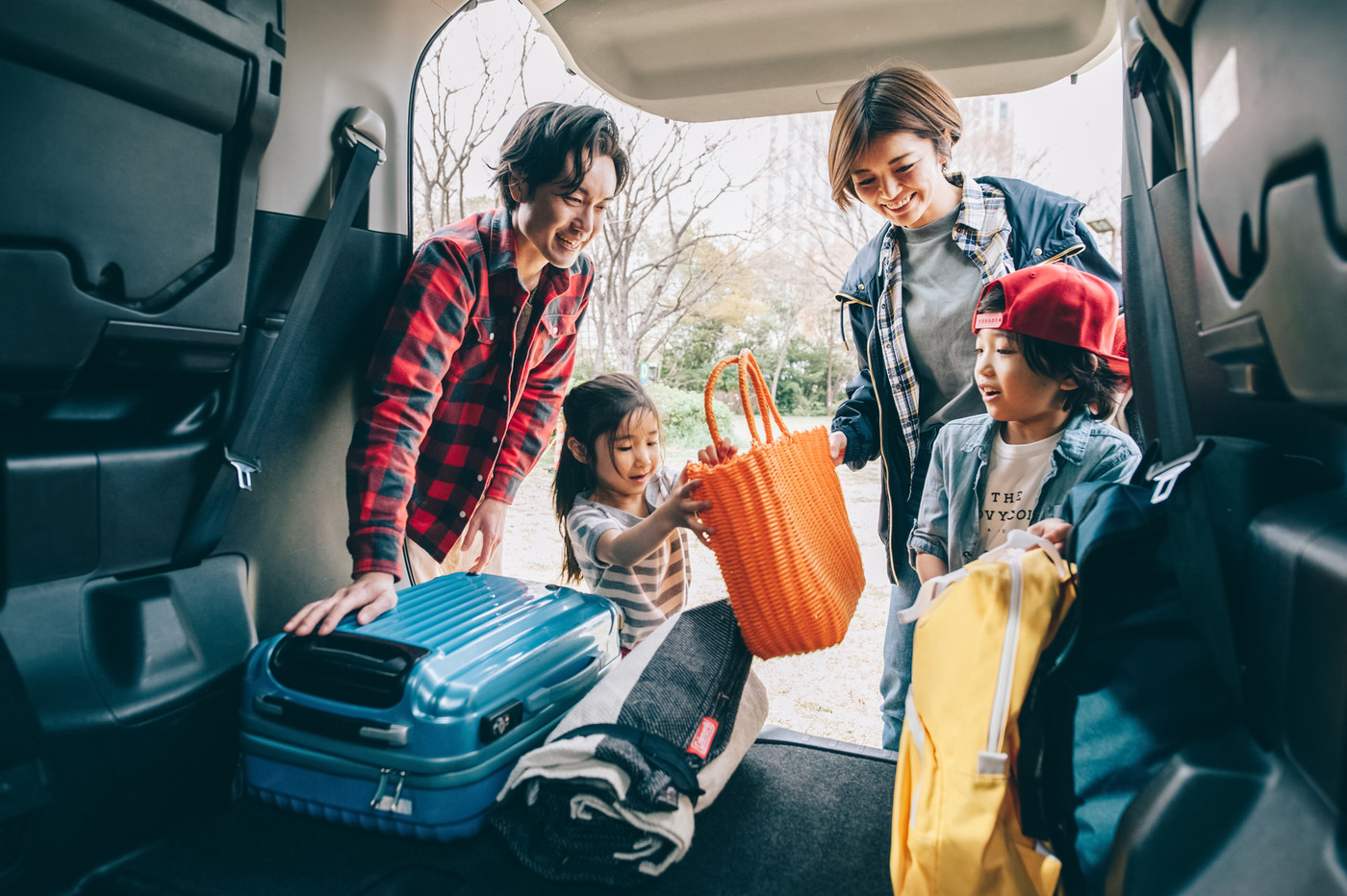 家族　車　キャンプ