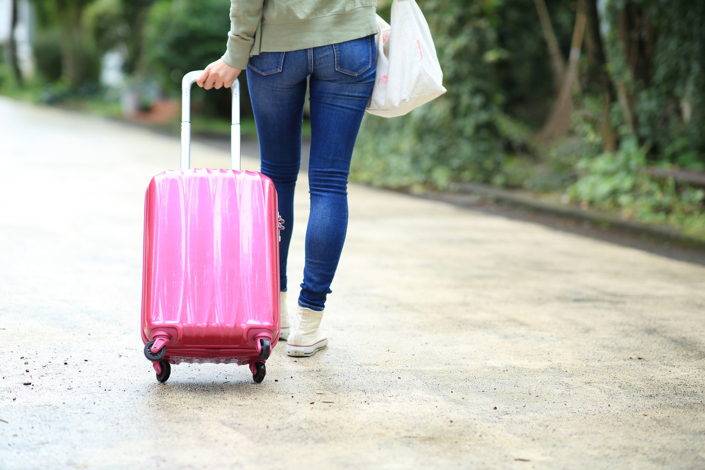 旅行する女性
