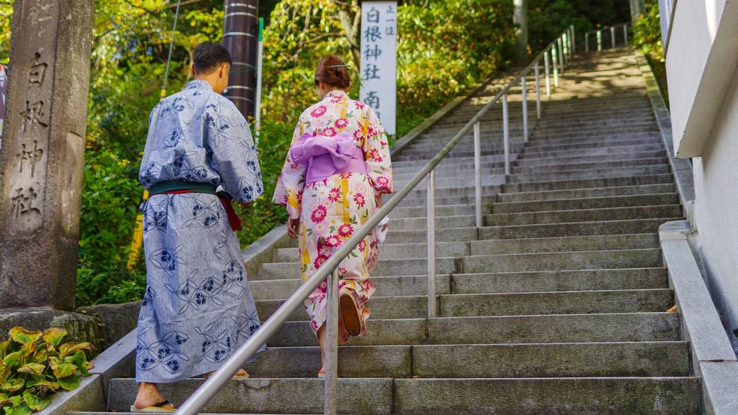 選べる色浴衣で
温泉情緒に浸る / 3