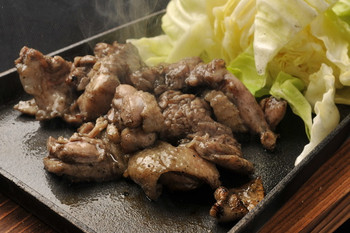 「薩摩国鶏」料理 589019 当店お客様感動度№１　軍鶏の鍬焼き　ジューシー！噛むほどに溢れ出る肉汁　旨すぎる！