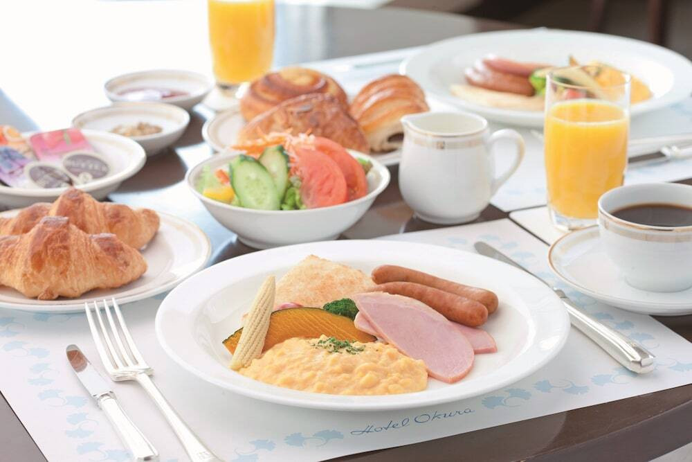 朝食