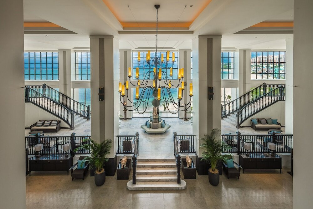 プールでお部屋でレストランで…絶景ビーチを2人占めできるホテル3420396