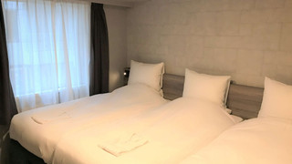 デラックス トリプルルーム シングルベッド 3 台 禁煙