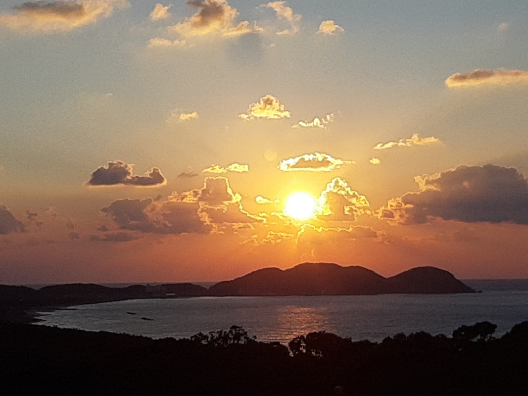 部屋から朝日が見えました。