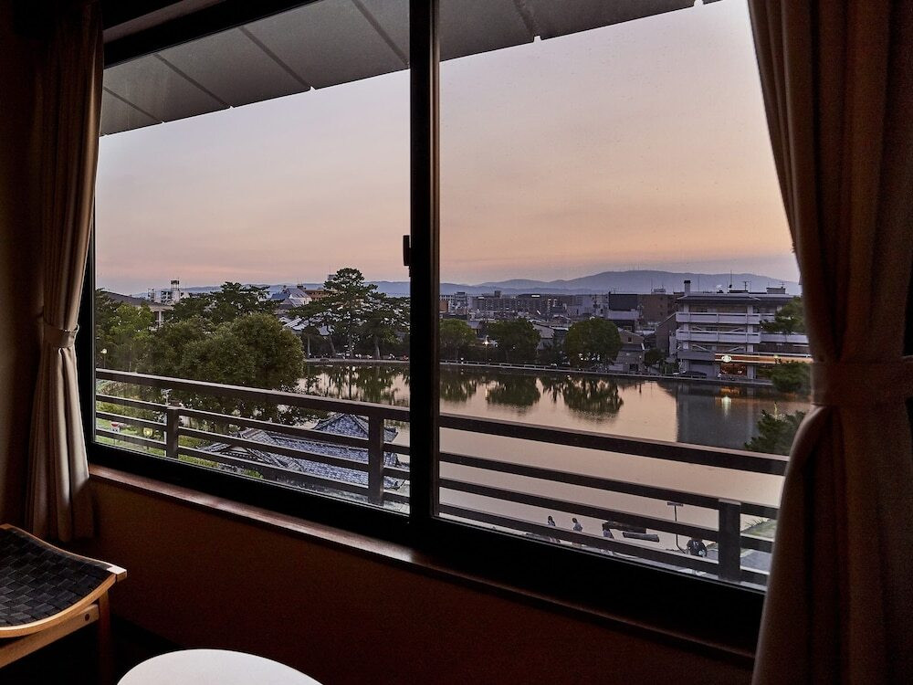 名勝・猿沢池のほとりで心安らぐステイ3484760