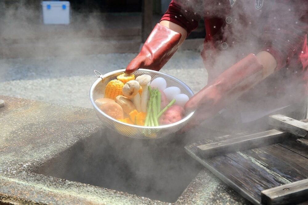トロトロの美肌湯に"地獄蒸し"。温泉通カップルにはたまらない♪3379828