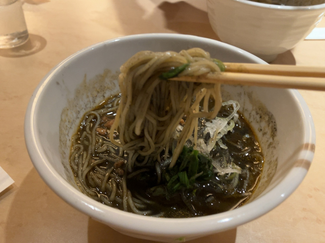 夜鳴き担々麺。この日は黒ゴマ担々麺