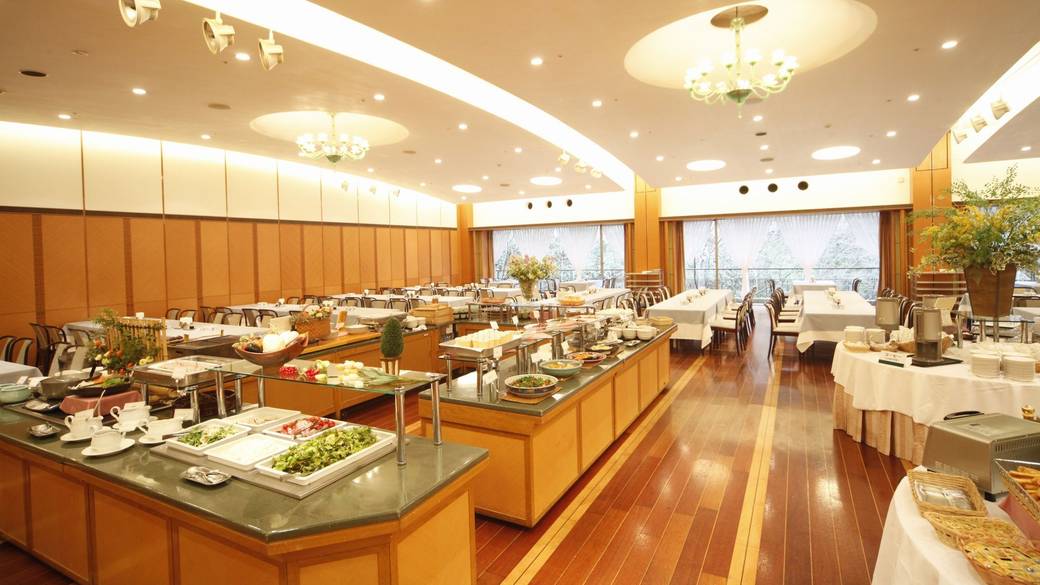 朝食バイキングで
お腹と心を満たして / 4