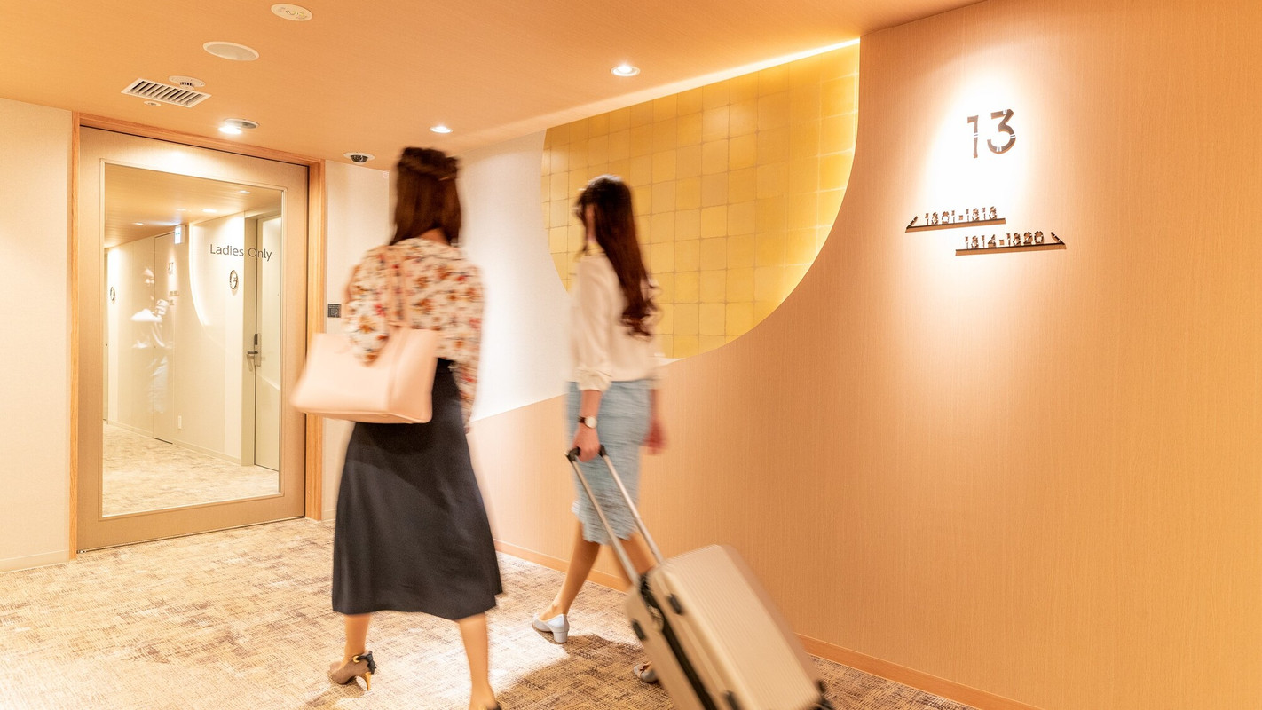 レディースフロア