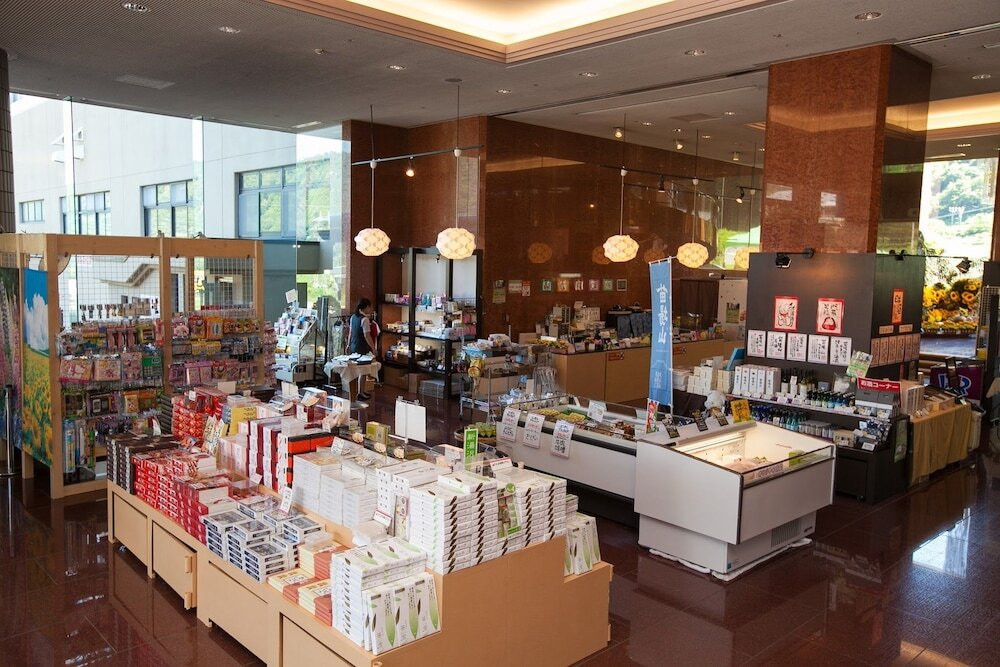 ファミリーマート　エンゼルグランディア越後中里店