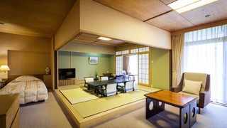 和洋室 ツインベッド+和室8畳 禁煙